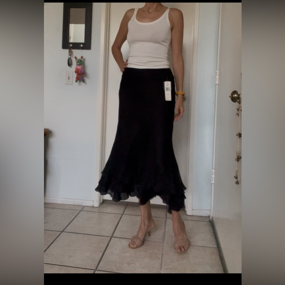 🖤 Lauren RALPH LAUREN -Elegant Black midi Silk Skirt with Ruffled hem - Picture 3 of 9